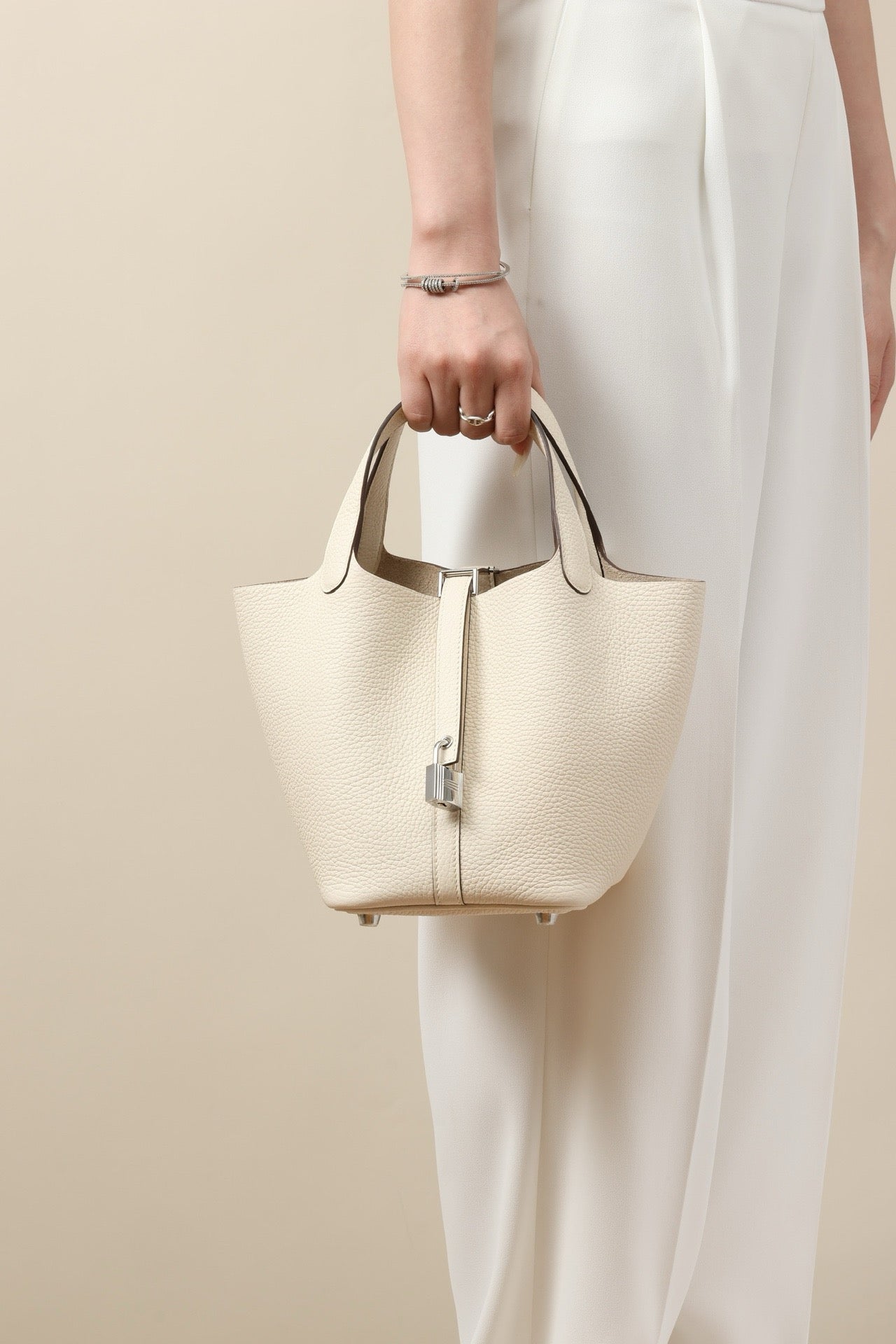 CL18 I2 Cream White PHW #4089