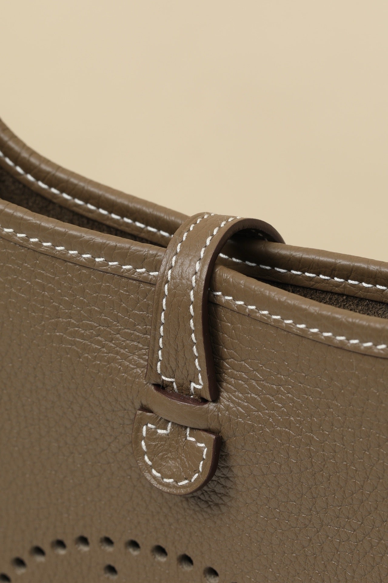 YF16 CK18 Etoupe Clemence bull leather crossbody bag  , GHW #4445