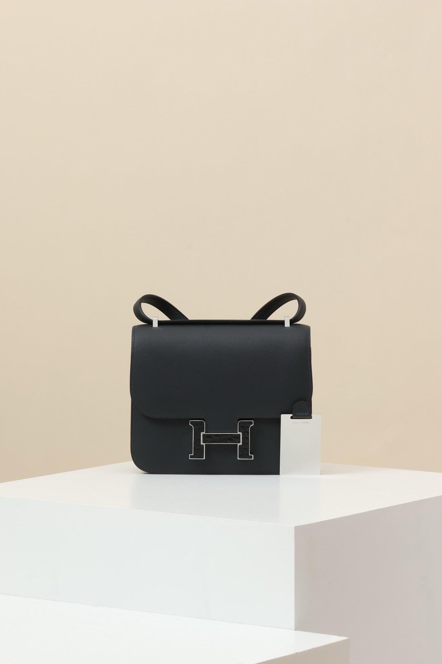 CJG19 , 2Z Midnight Blue Swift leather with American alligator clasp (square clasp)   #4392