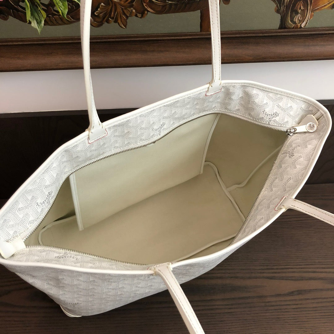 Artois MM Bag #693