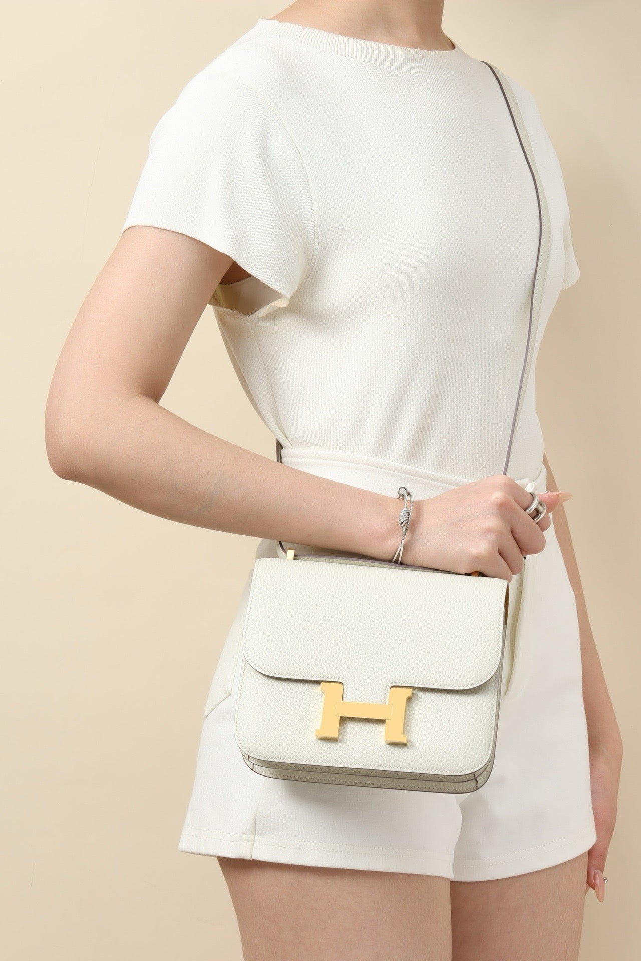 CJ19 19 cm, T0 Mushroom White / 4B Biscuit Goatskin GHW #4348