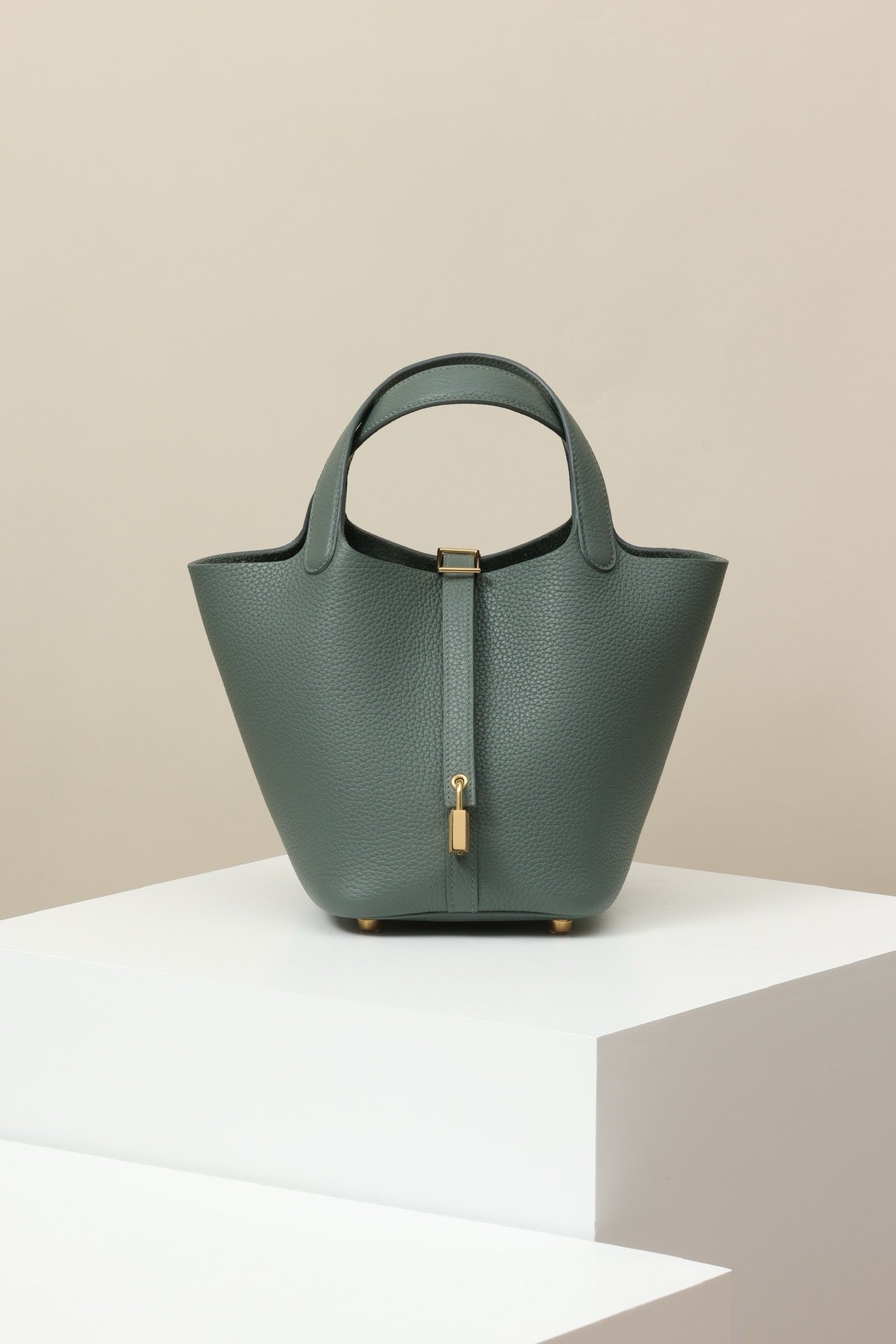 CL18 63 Almond Green GHW #4105