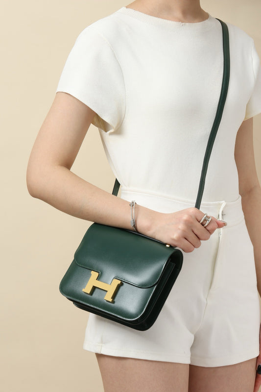 CJ19 19 cm ,  Emerald Green Box leather GHW #4293