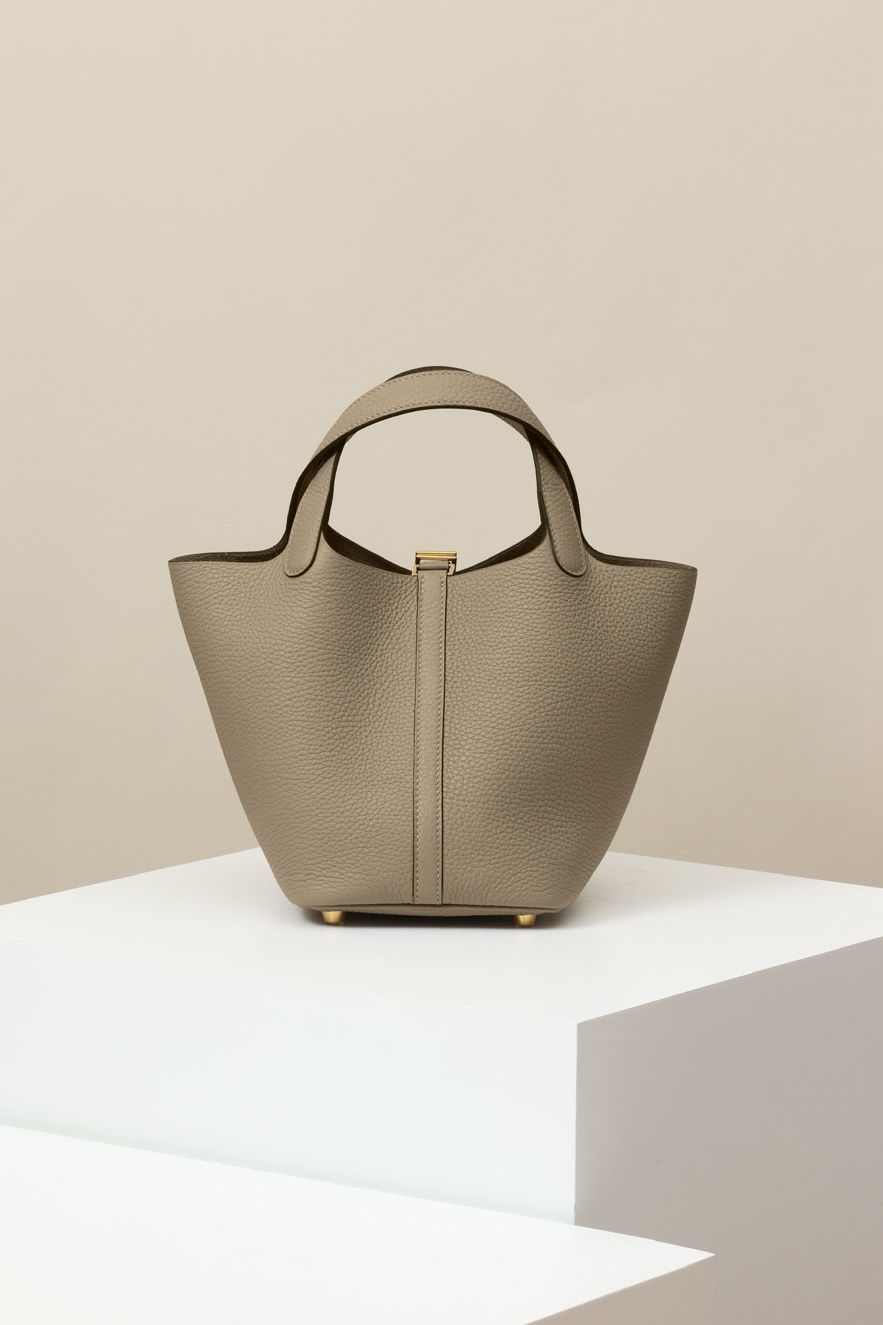 CL18 81 Dove Gray GHW #4074